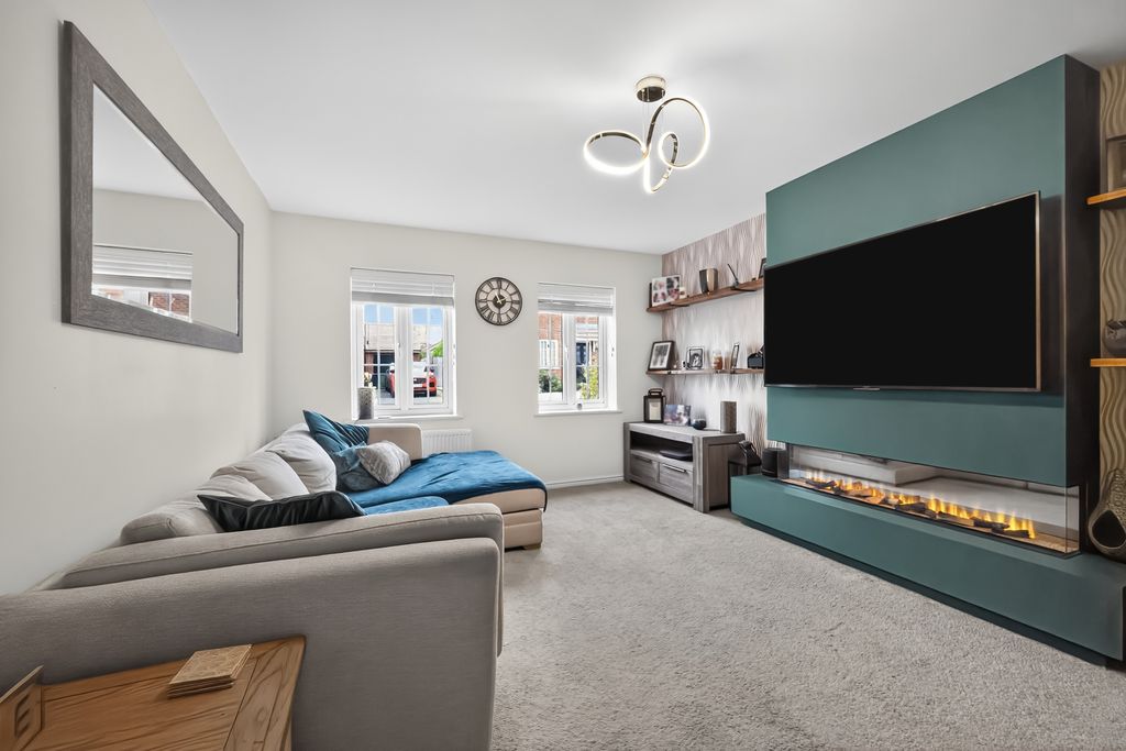 Property photo 2 of 20