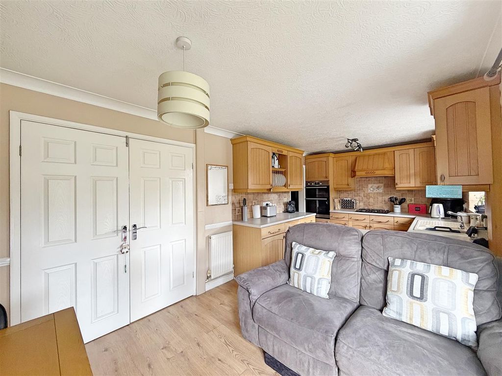 Property photo 3 of 13 Img_0107.Jpg