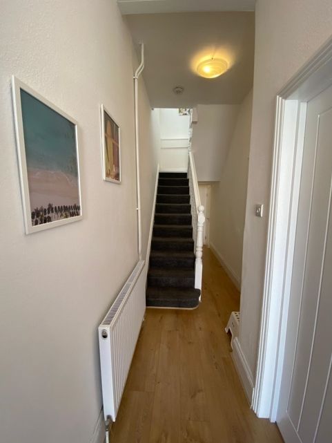 Property photo 3 of 7 Hallway