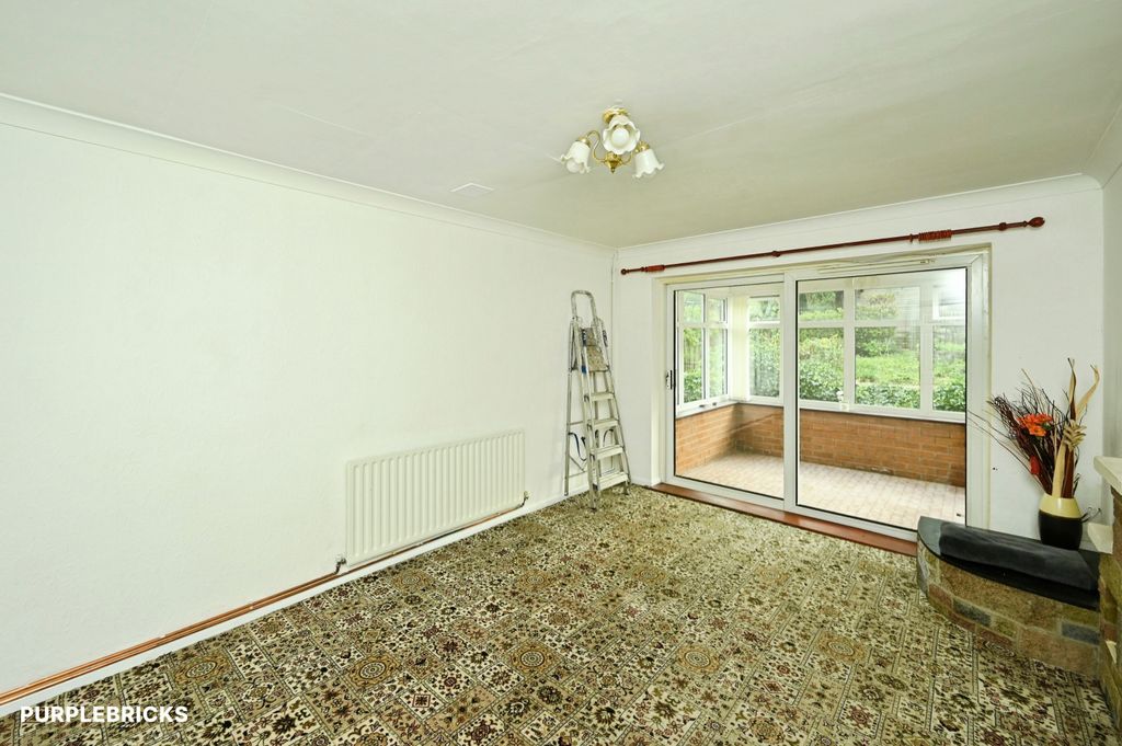Property photo 3 of 28