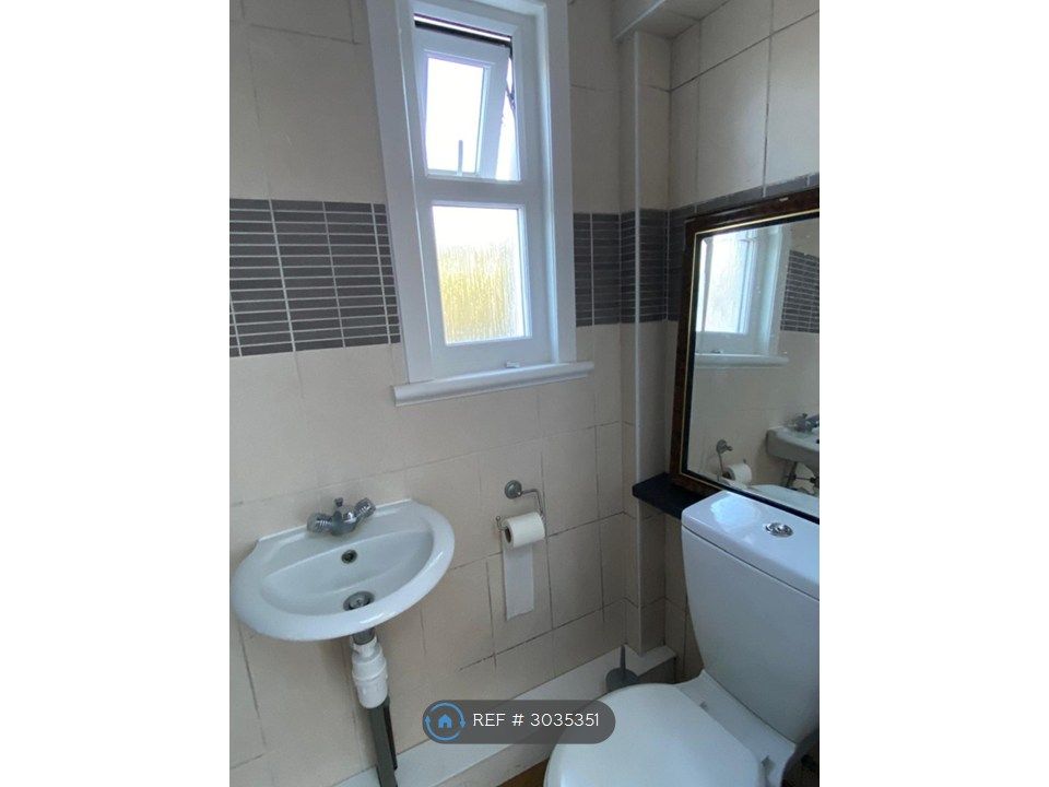 Property photo 2 of 26