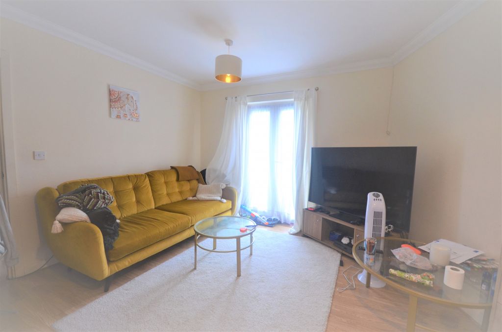 Property photo 1 of 8 Two Bedroom House