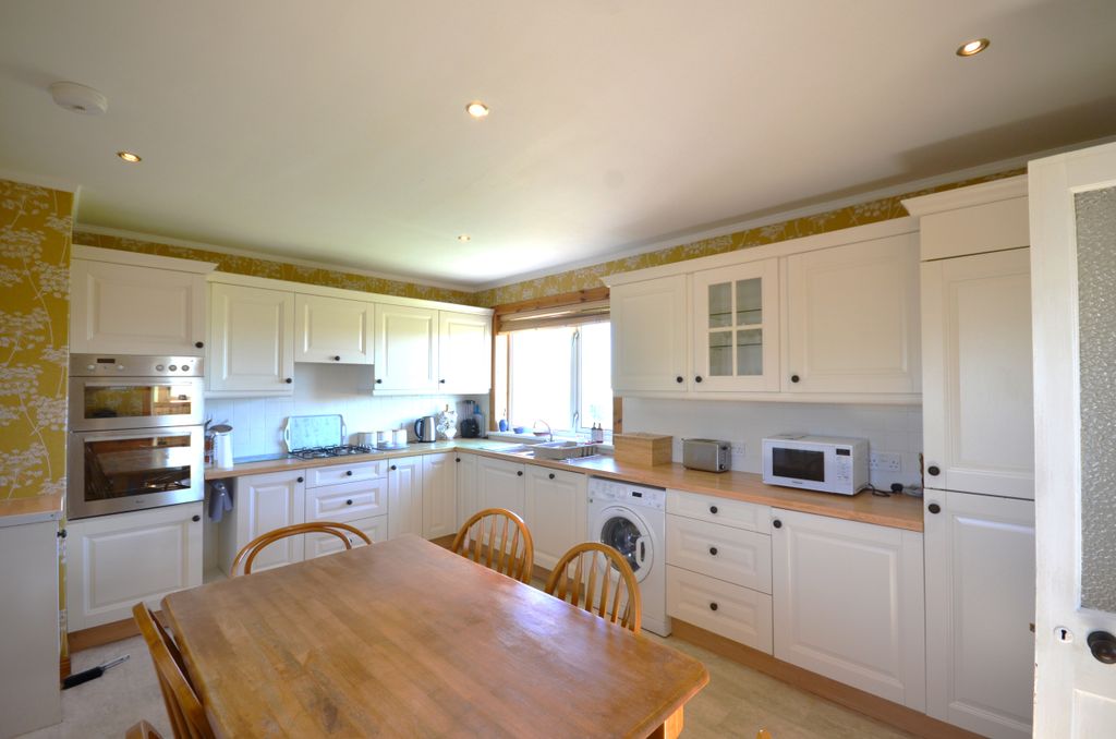 Additional image 13 of 4 bed detached house for saleCross Skigersta Road, Ness HS2