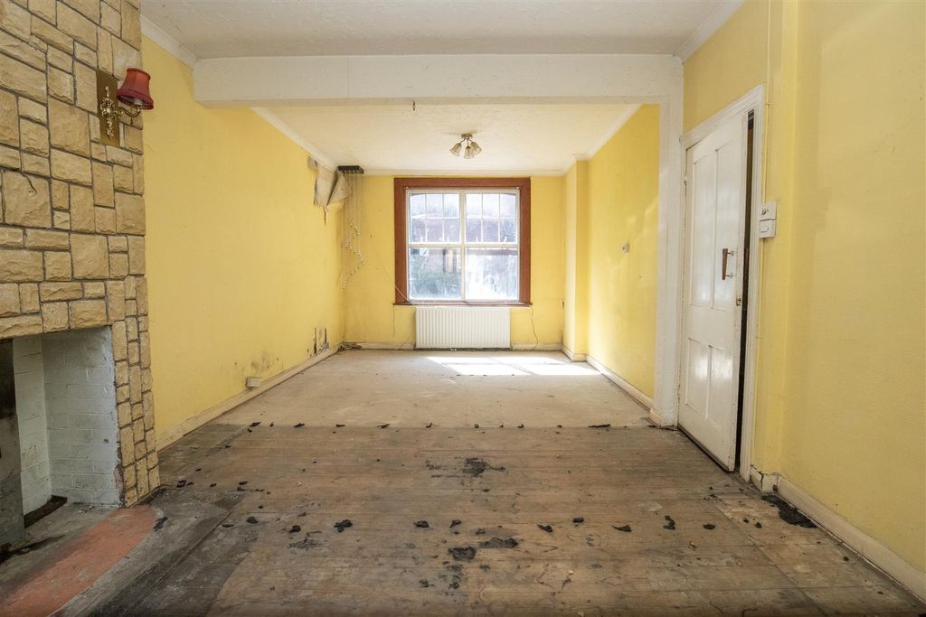 Property photo 3 of 9