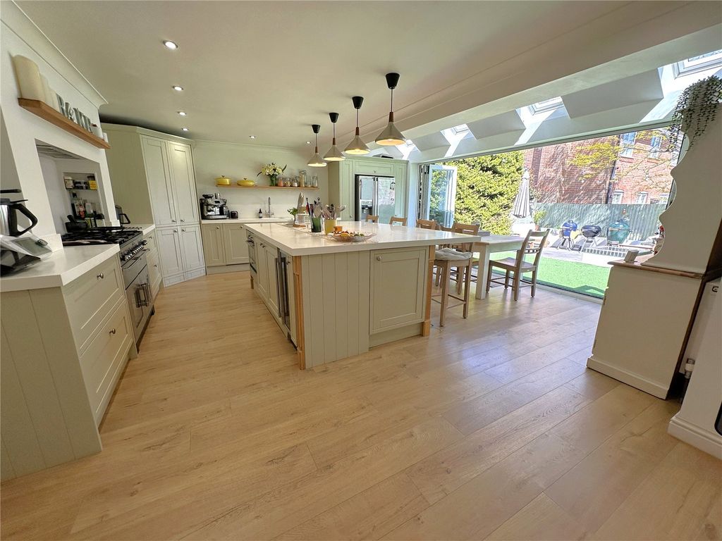 Property photo 1 of 18 Picture No. 11