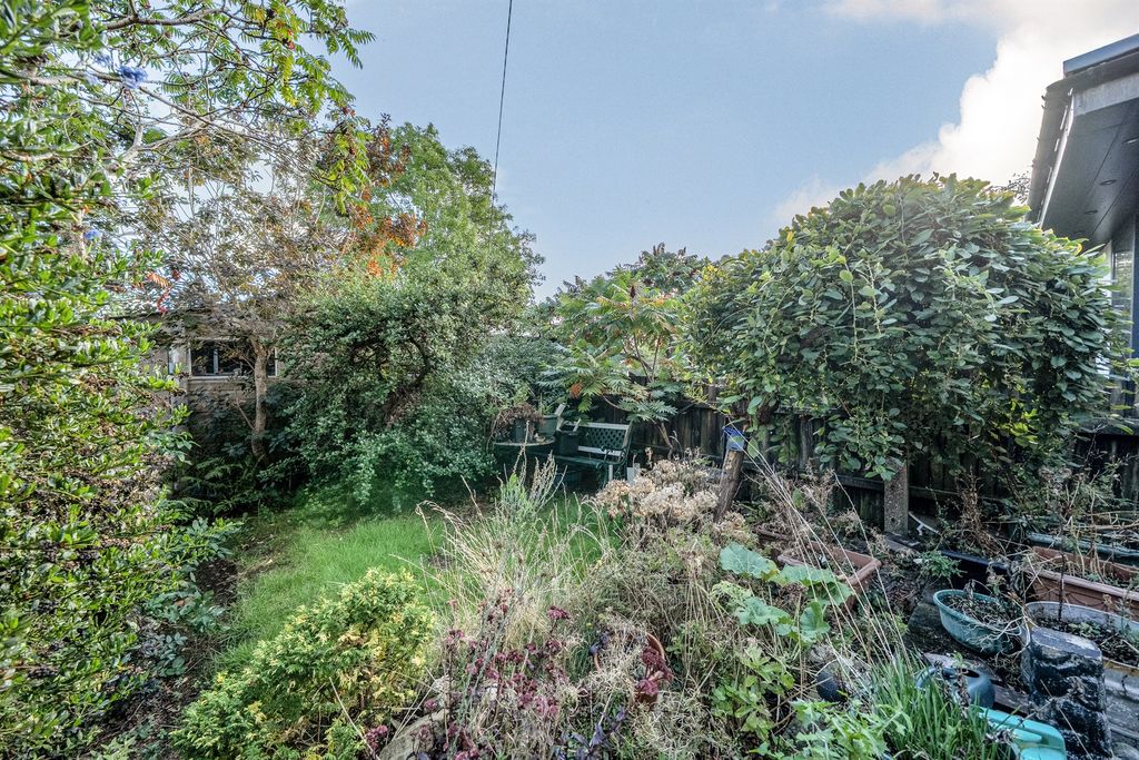 Property photo 3 of 21