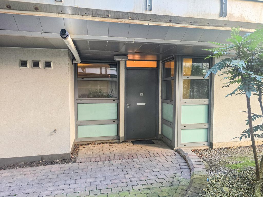 Property photo 2 of 12 Front (Exterior)