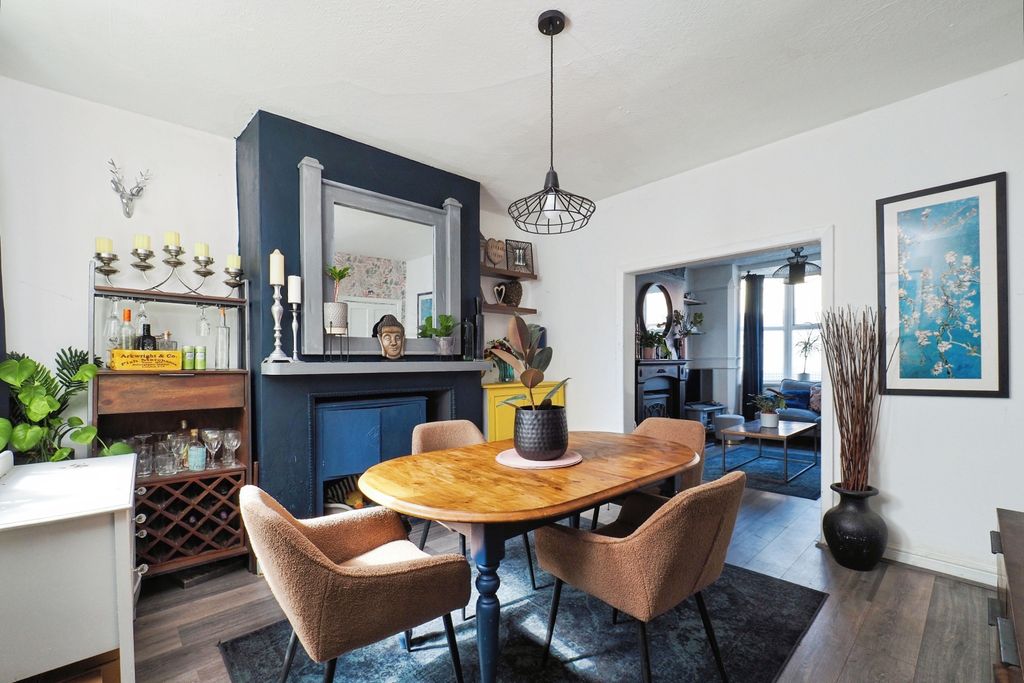Property photo 3 of 16 Dining Room
