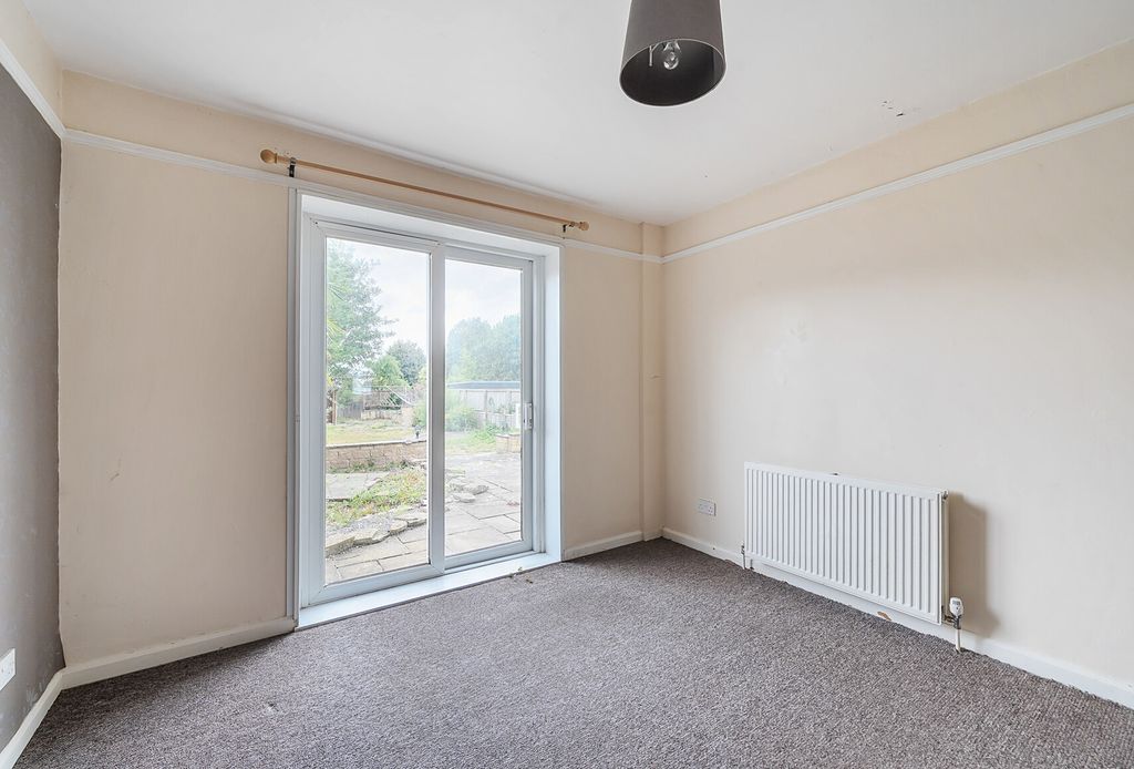 Property photo 3 of 15 Dining Room