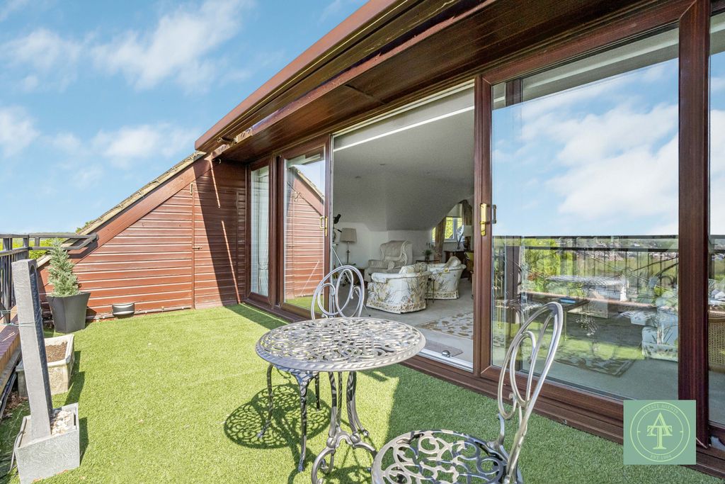 Additional image 13 of 3 bed flat for saleClaremont Heights, Enfield EN2