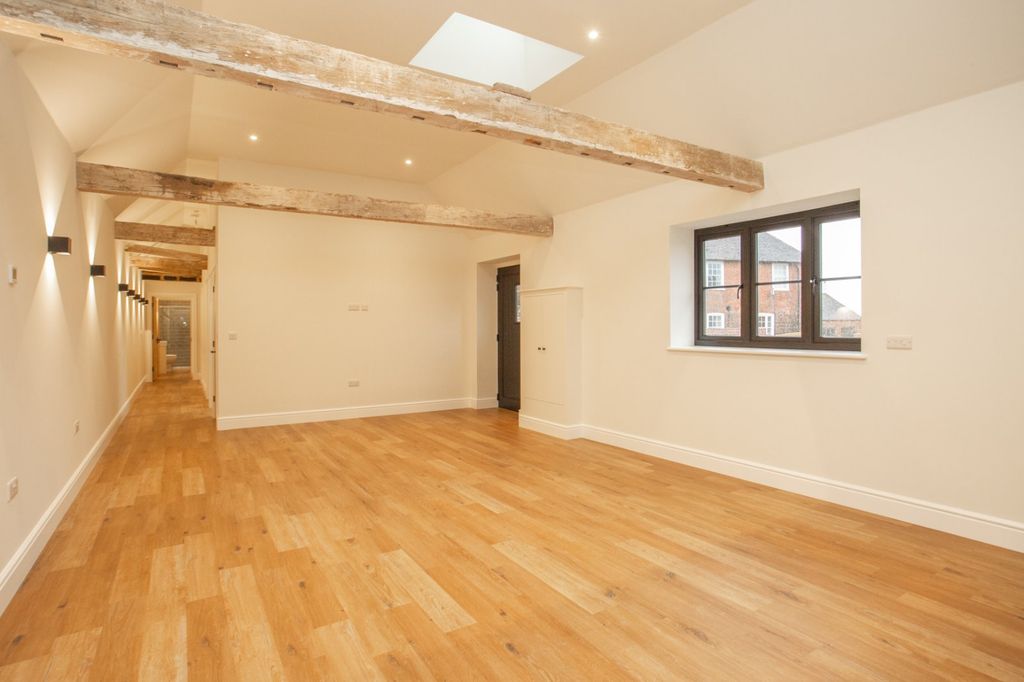 Property photo 2 of 11 Picture 2