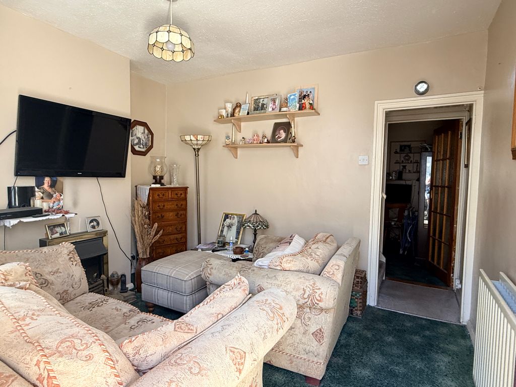 Property photo 3 of 10 Lounge