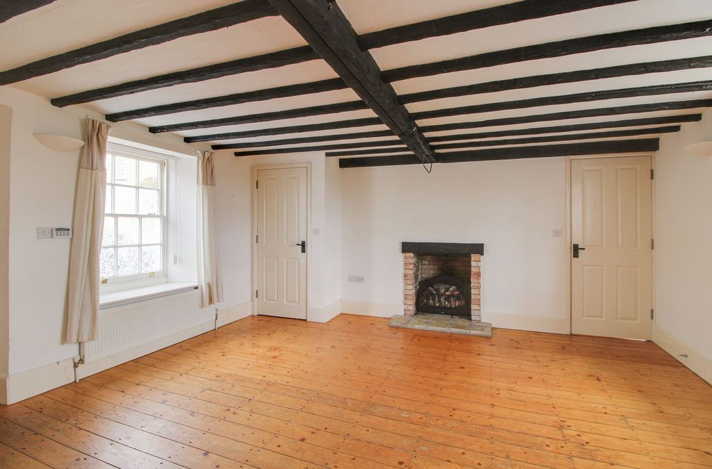 Property photo 3 of 25