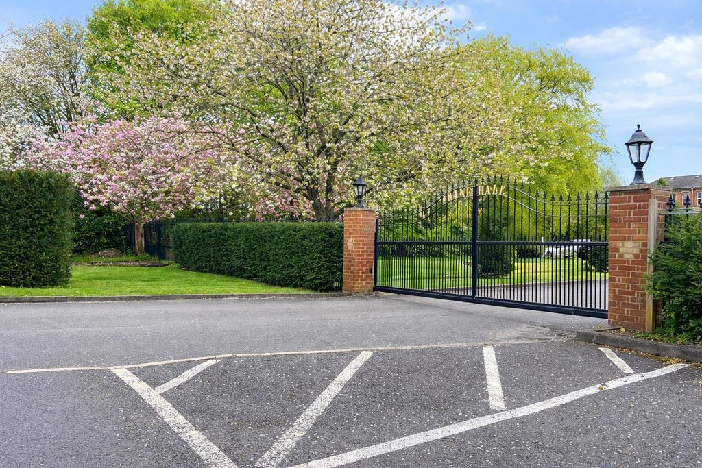 Property photo 1 of 13 Gate Shot.Png