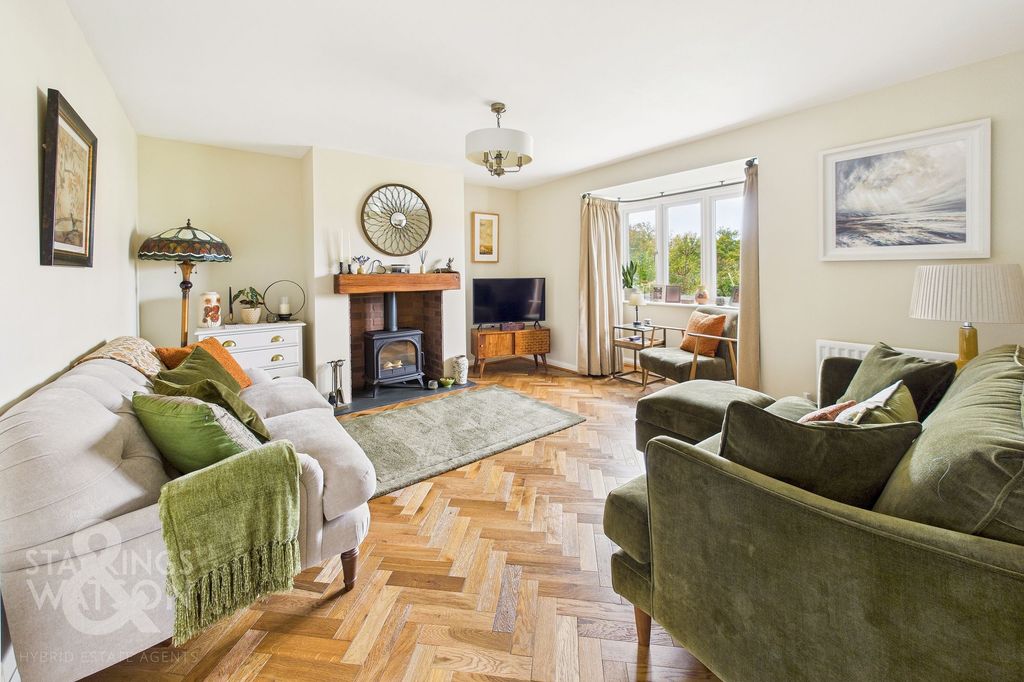 Property photo 3 of 28