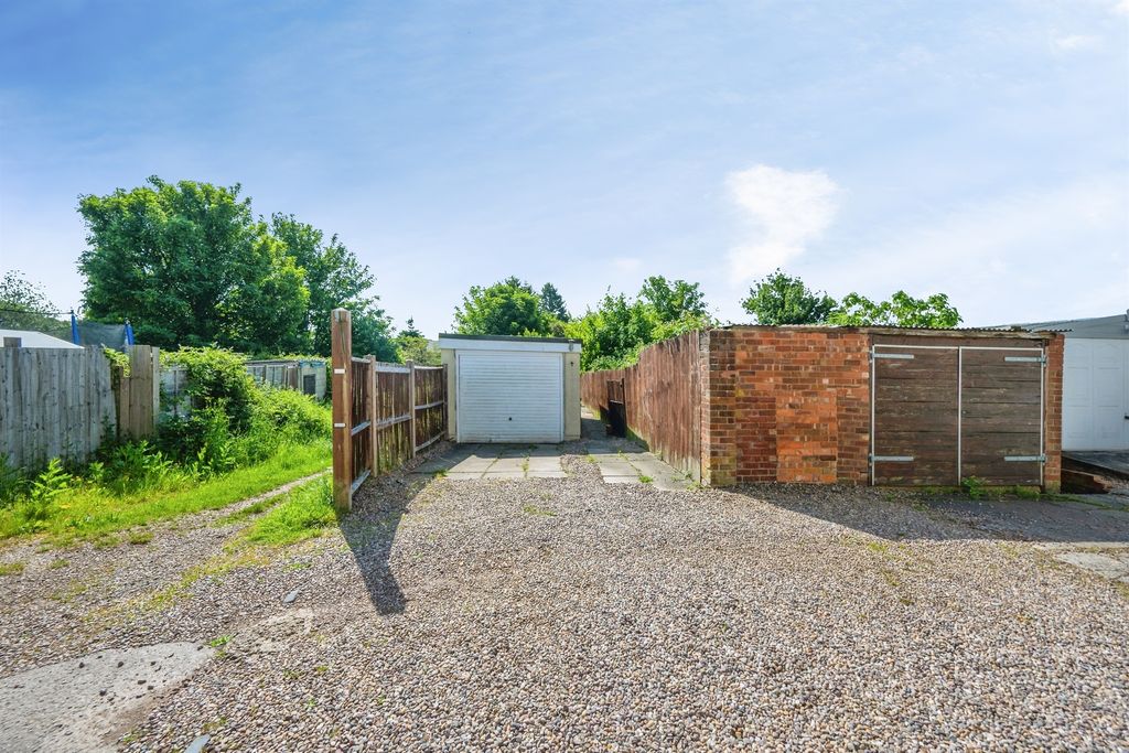 Property photo 2 of 20