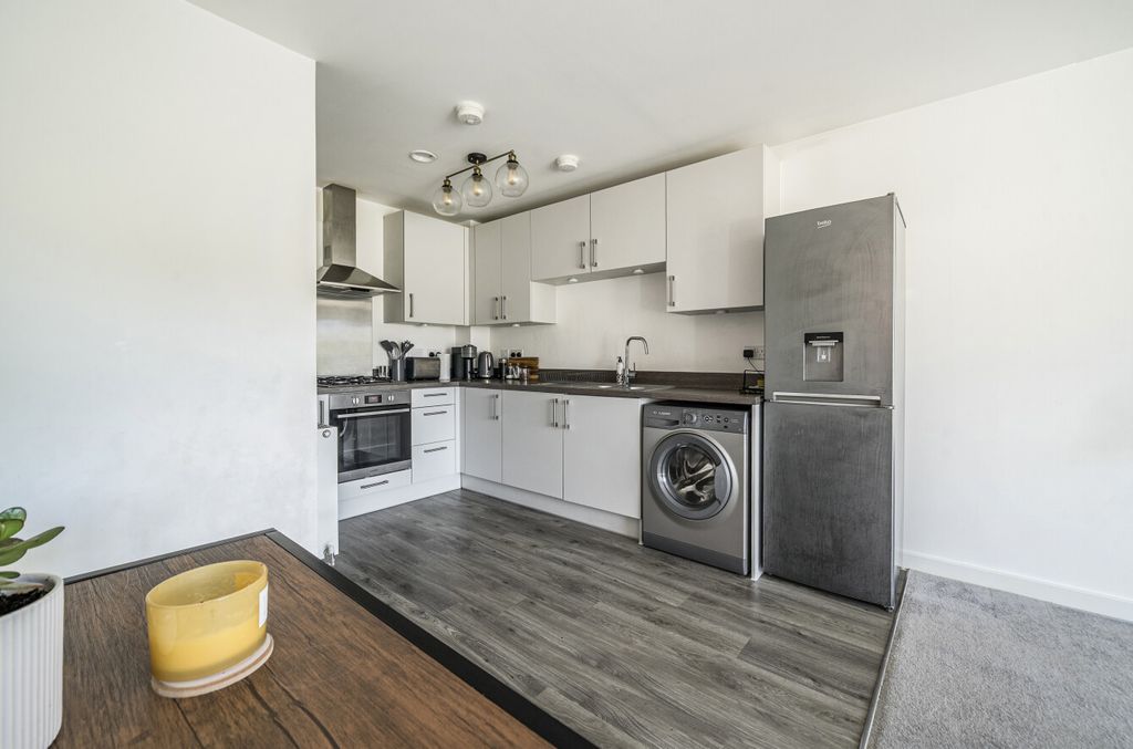 Property photo 3 of 14 1350969-9-68d1161...