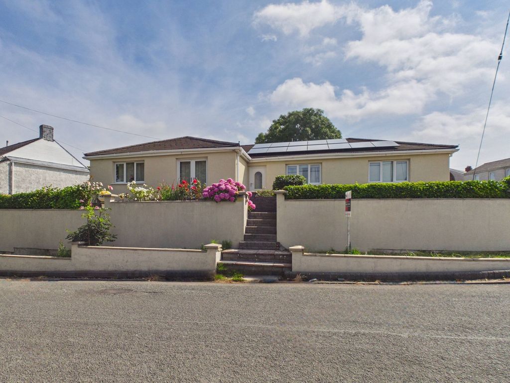 Property photo 1 of 30