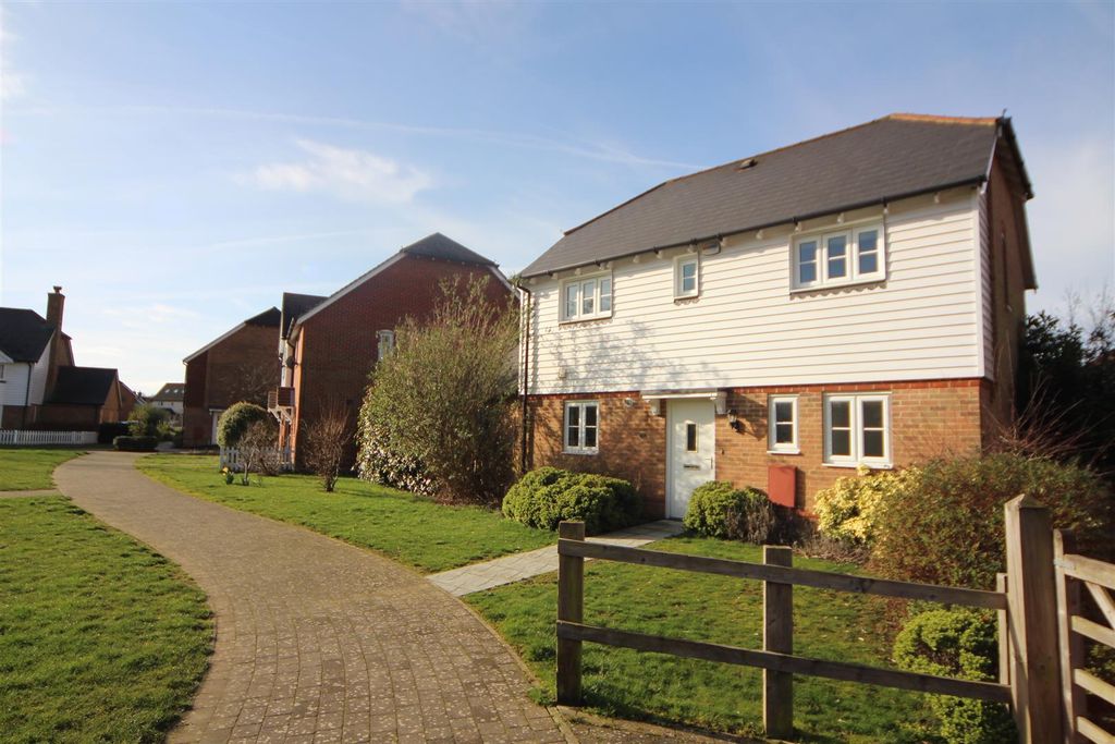 Property photo 1 of 12 Emerald Walk