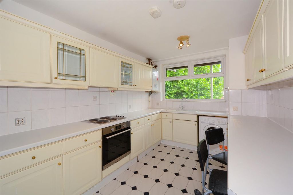 Property photo 2 of 15 Kitchen