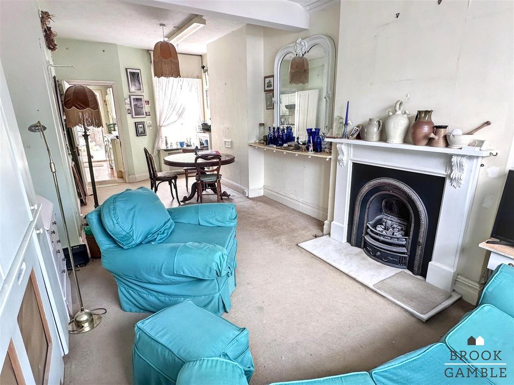 Property photo 2 of 31 01323 438506