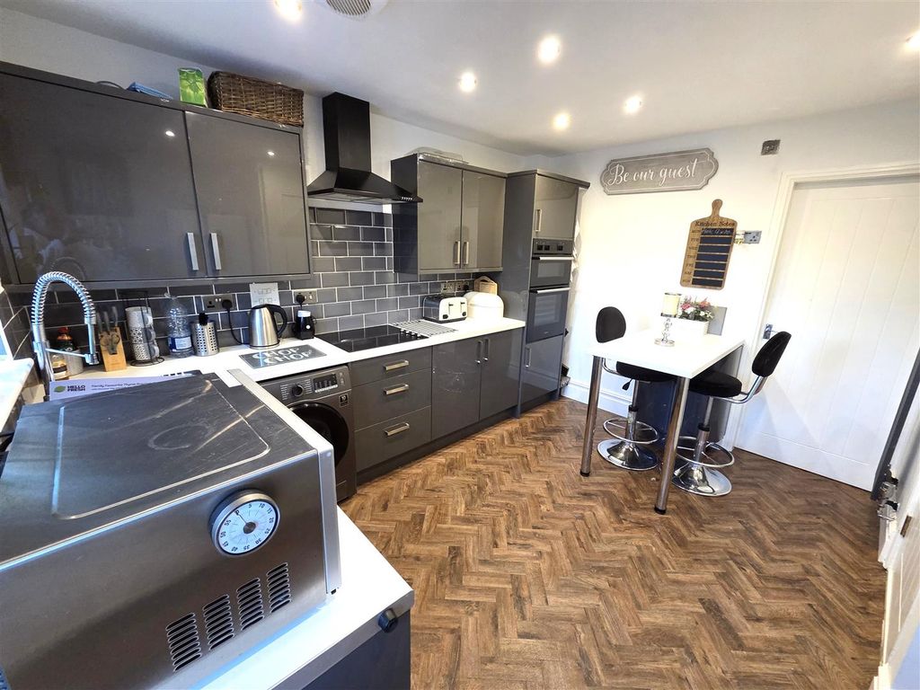 Property photo 2 of 12 20251026_072423.Jpg