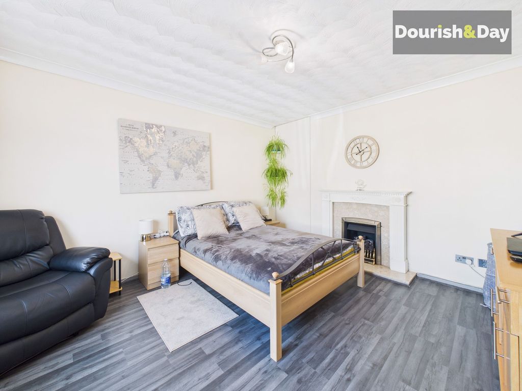 Property photo 3 of 13 Living Room