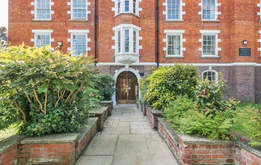 Property photo 3 of 10