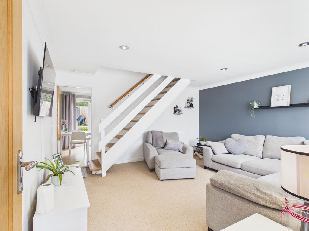 Property photo 2 of 9 Lounge