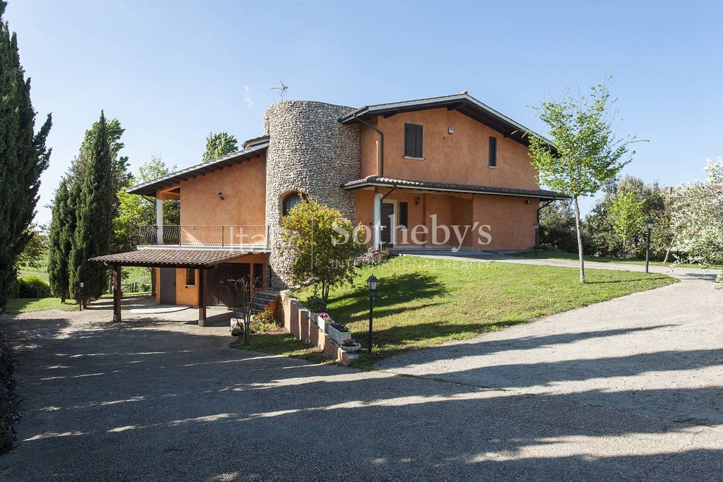 Property photo 2 of 23