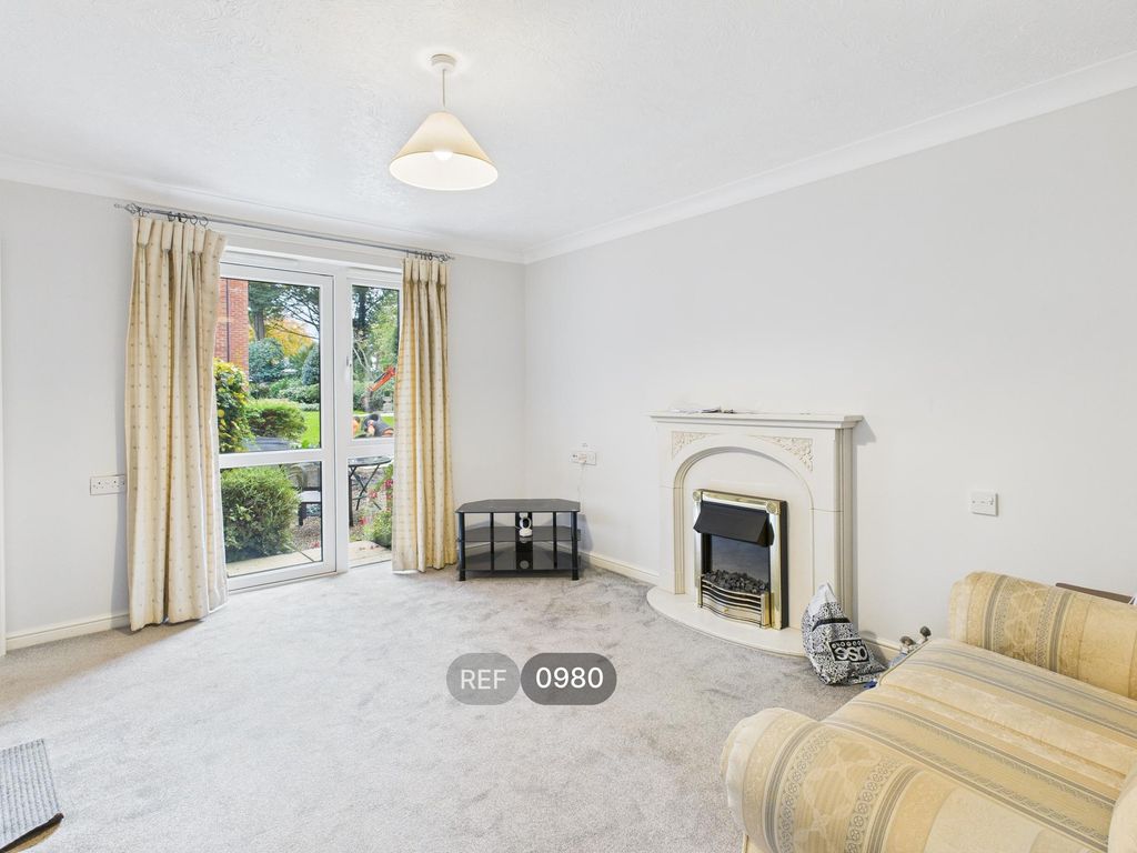 Property photo 1 of 16 Living Room