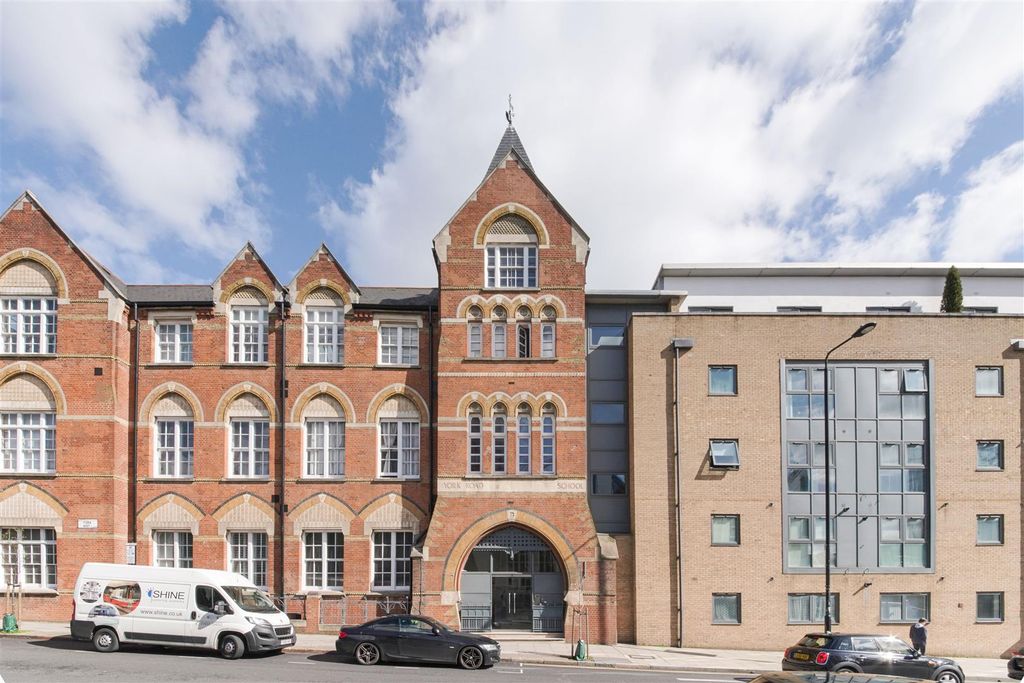 Property photo 1 of 12 The Old School House, N1 (15 Of 16).Jpg