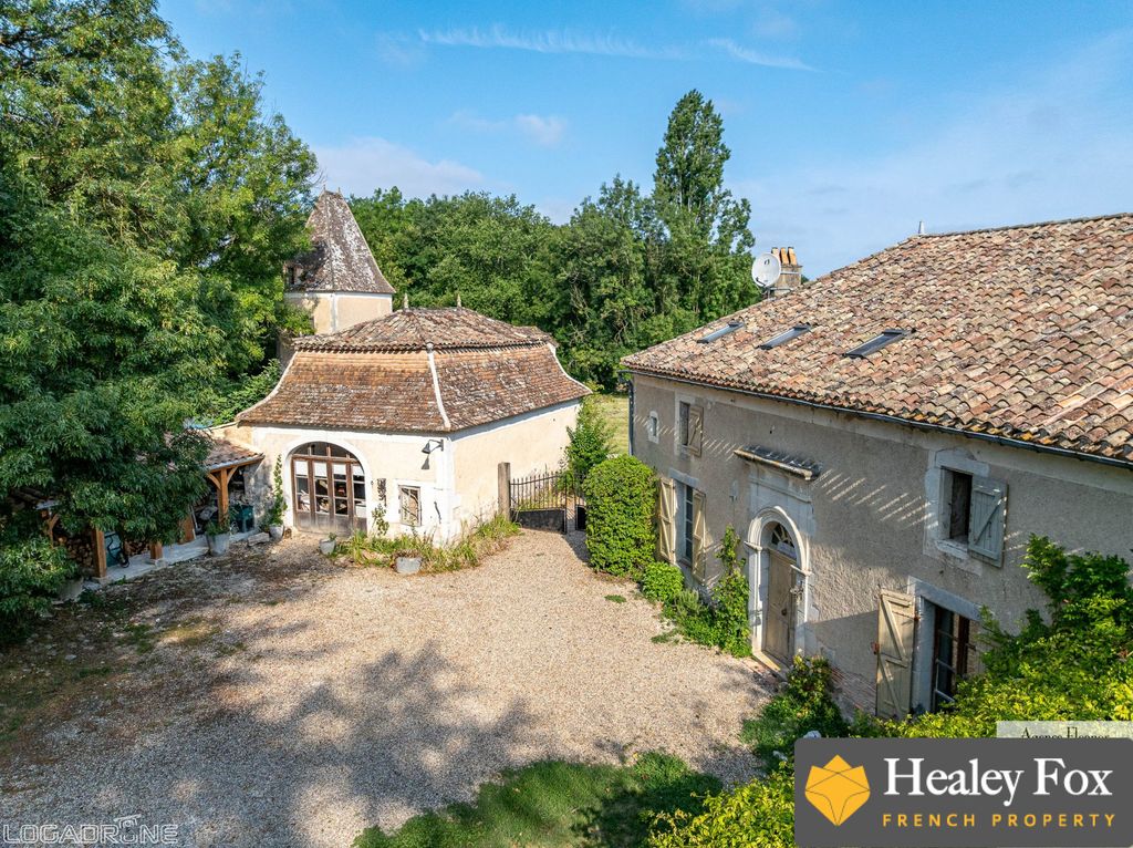 Property photo 1 of 33