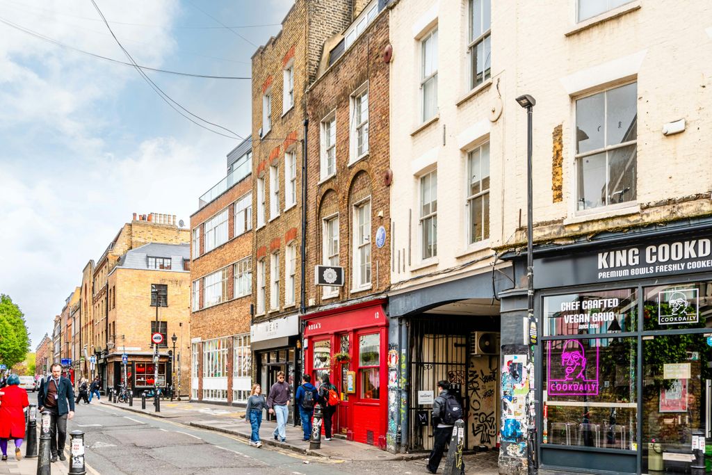 Property photo 1 of 14 Hanbury St 1F  Low Res 13.Jpg