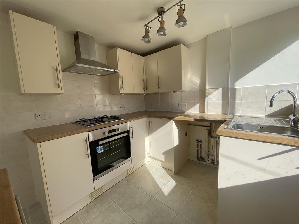 Property photo 2 of 18 Kitchen.Jpg