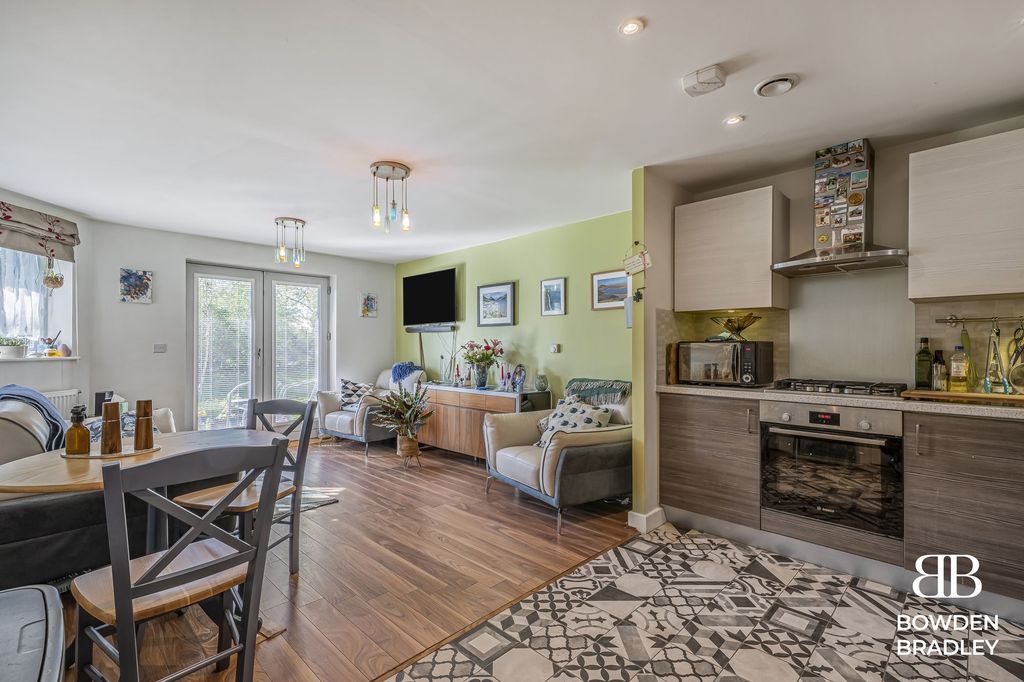 Property photo 3 of 16