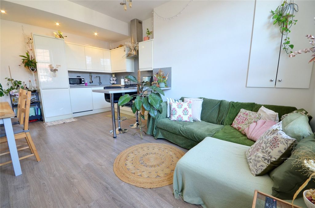 Property photo 1 of 14 Kitchen/Lounge/Diner