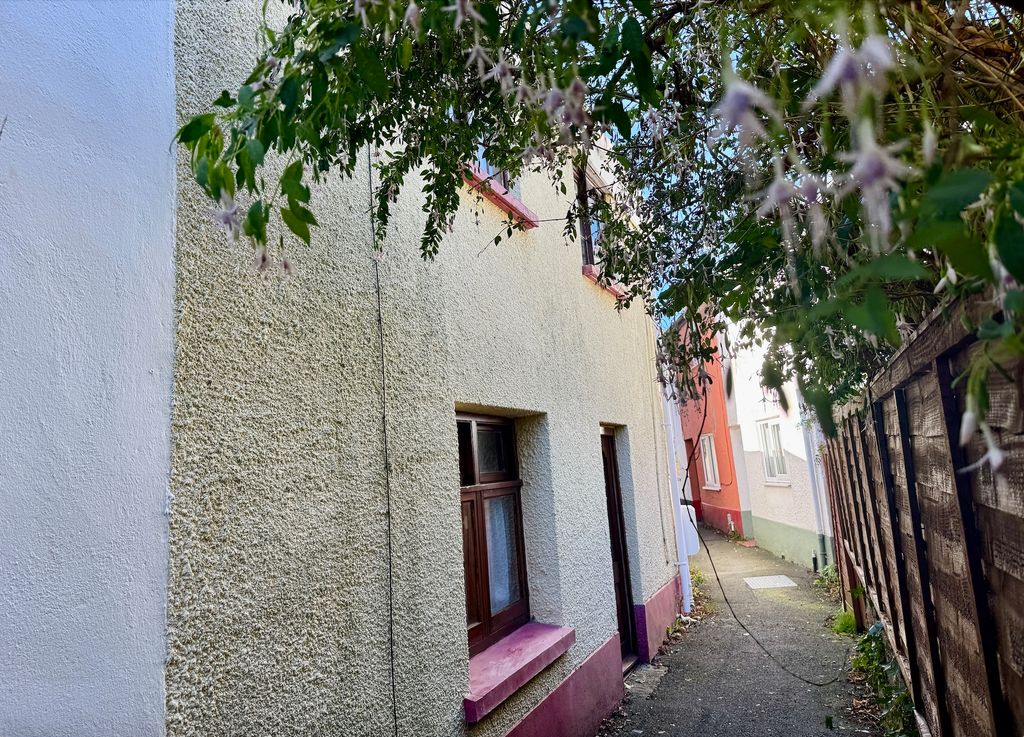 Property photo 2 of 12 Front