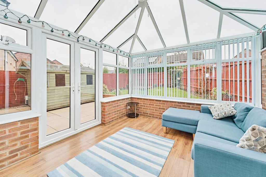 Property photo 2 of 15 Conservatory