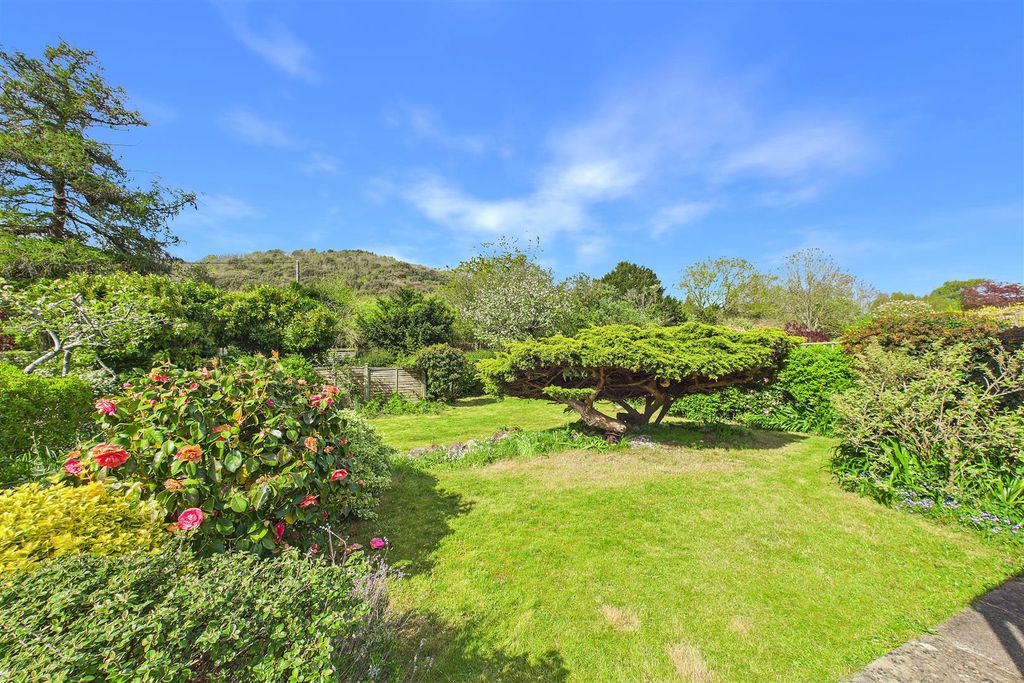 Property photo 2 of 16