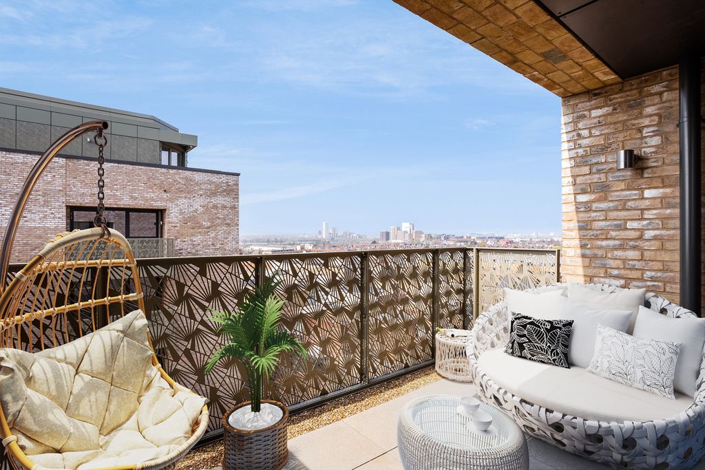 Property photo 2 of 8