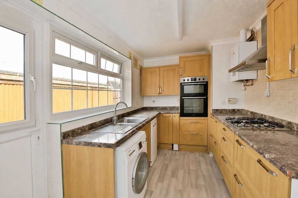 Property photo 3 of 16 Pbox-Img.Png
