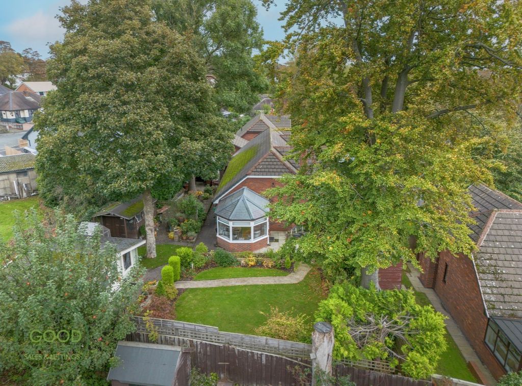 Property photo 2 of 33