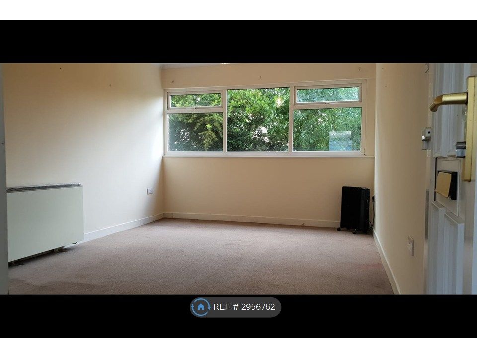 Property photo 2 of 8 Master Bedroom