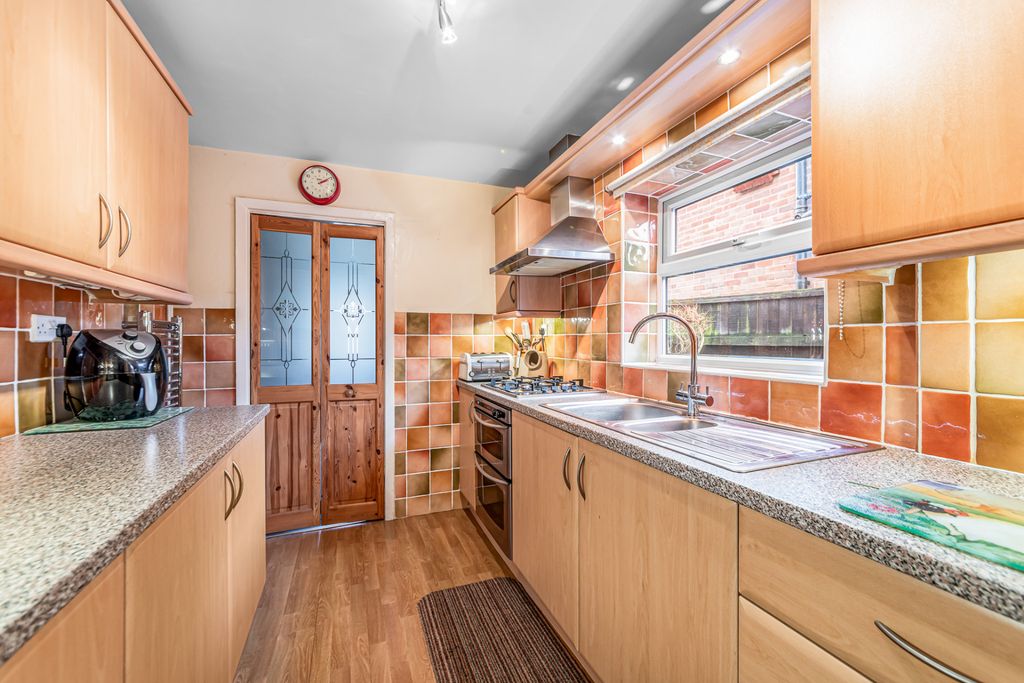 Property photo 3 of 14