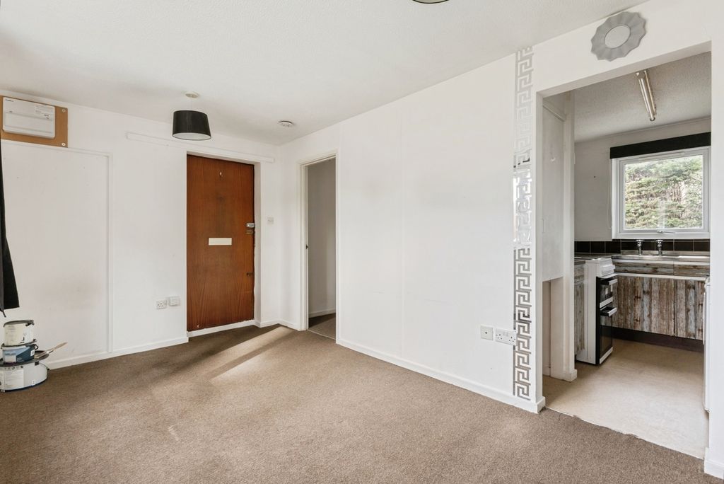 Property photo 3 of 9 Pbox-Img.Jpg