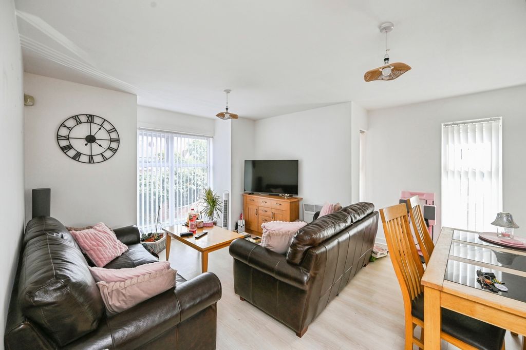 Property photo 3 of 9 Pbox-Img.Jpg
