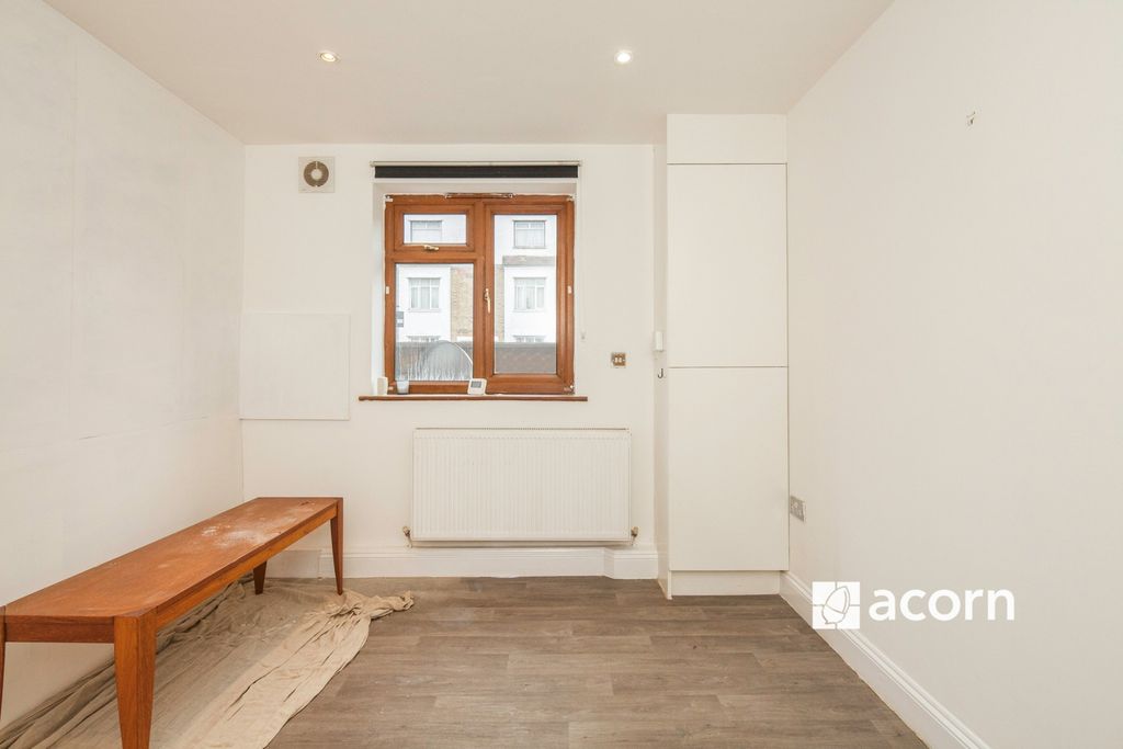 Property photo 2 of 11 Ec2855Bf-E1F7-F01...