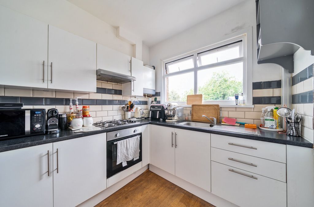 Property photo 2 of 15 1298567-17-6834E6...