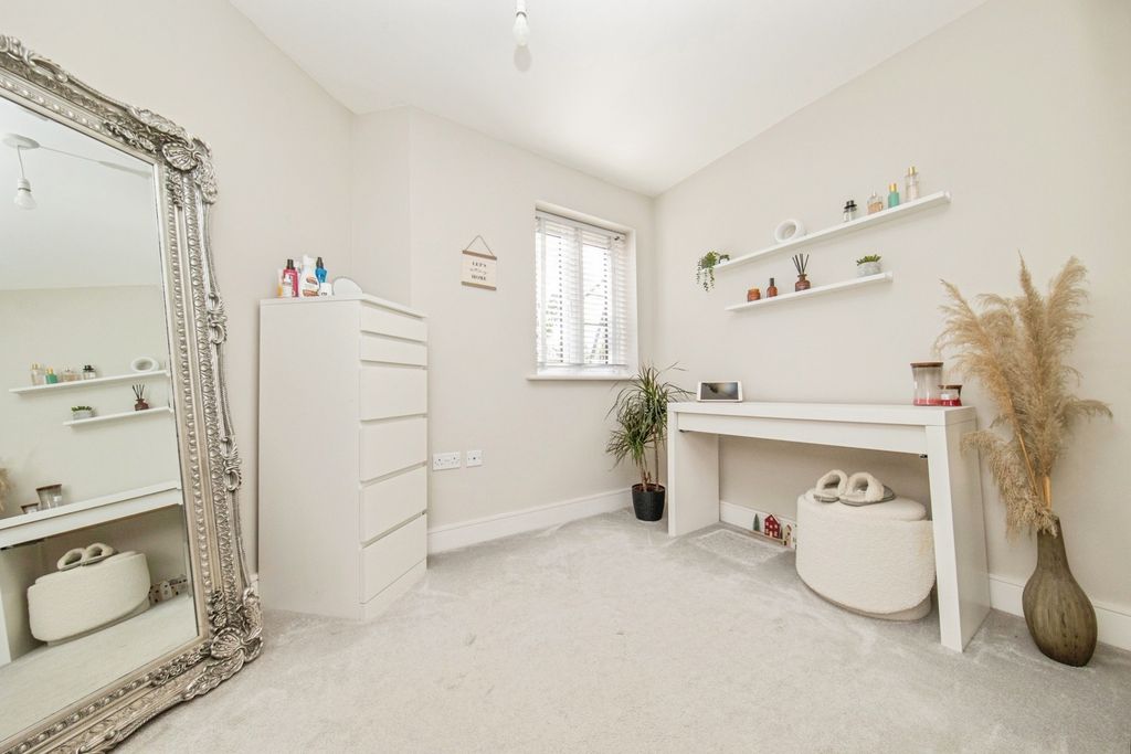 Property photo 3 of 10 Pbox-Img.Jpg